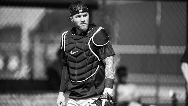 9 Best Catchers Gear 2017 image 1